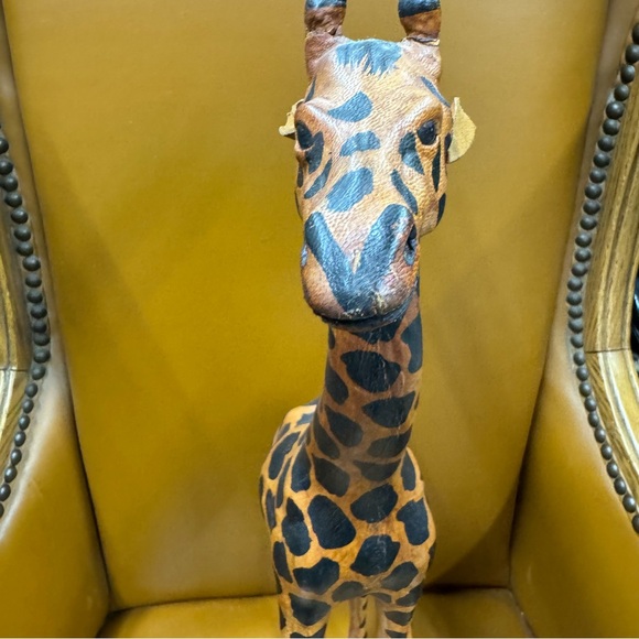 Vintage 1970s Tooled Leather Giraffe Figure Animal Safari Africa Brown - Picture 3 of 12